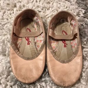 Capezio size 10 ballet slippers